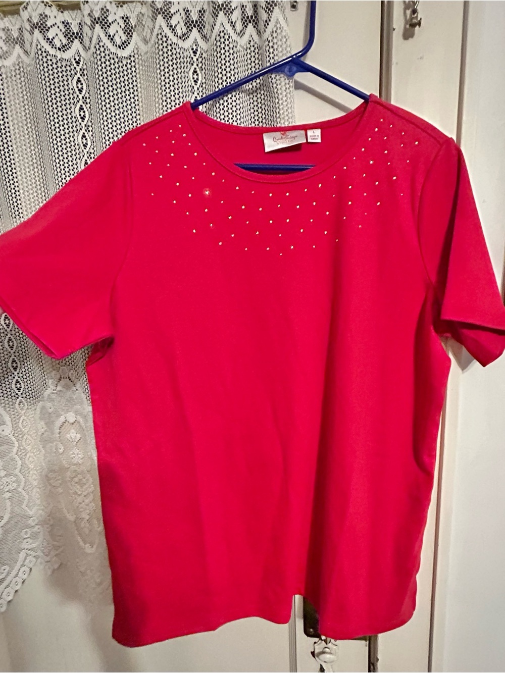 Quacker Factory Red Short Sleeve Top embellishment with Silver Crystals